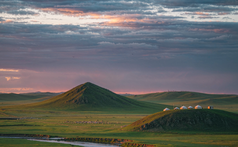 Inner Mongolia Travel Guide: A 7-Day Grassland and Desert Itinerary