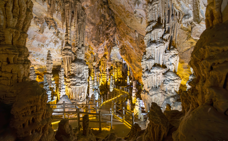 Jiuxiang Caves: Underground Karst Labyrinth near Kunming