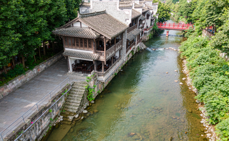 Qionglai Travel Guide: Sichuan’s Pingle Ancient Town and Mount Tiantai