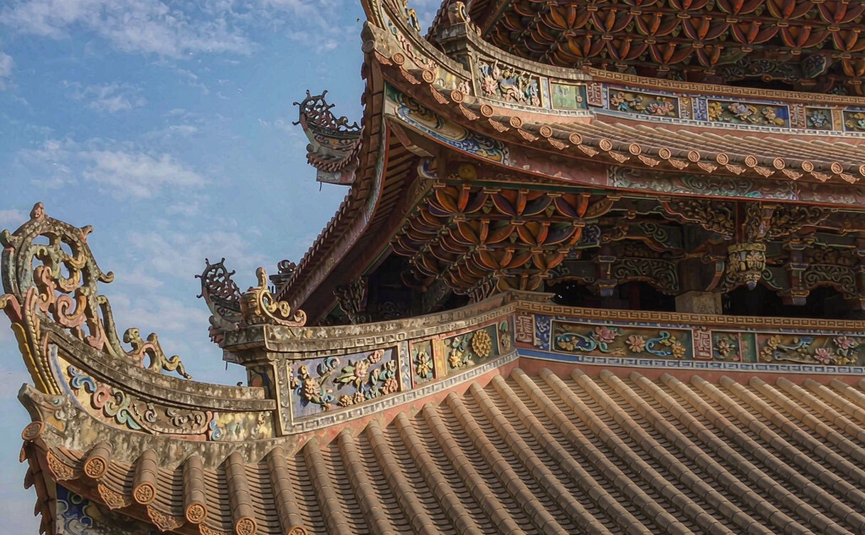 Nanshan Sanya temple golden roofs and gardens