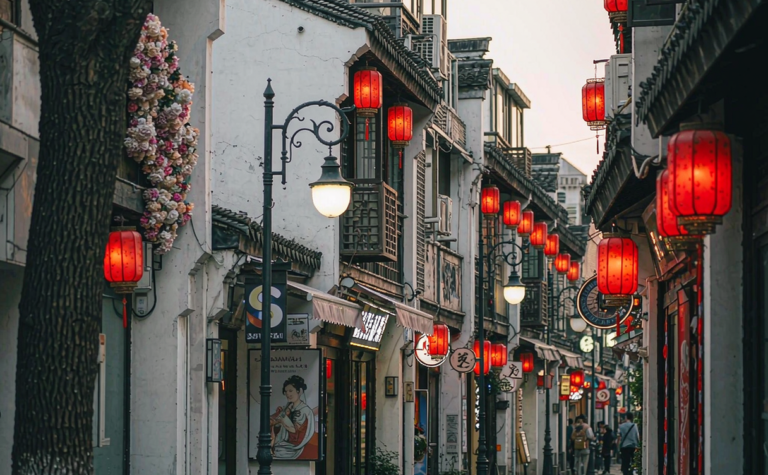 Shanghai Tianzifang Guide: Labyrinthine Lane of Galleries and Cafes