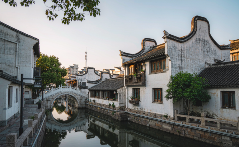 Shexian Travel Guide: Huizhou Ancient Architecture in Anhui