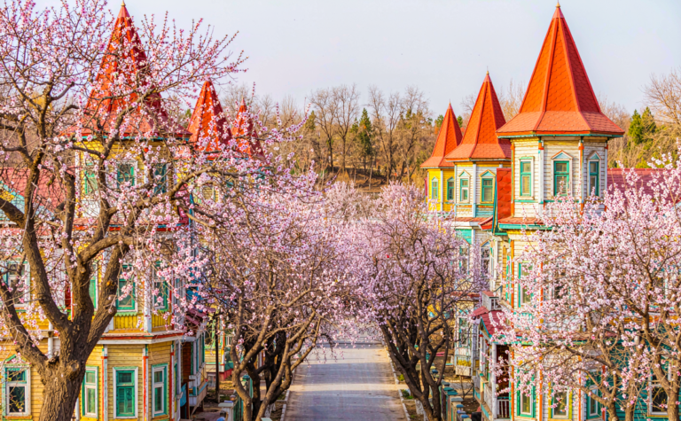 Tacheng Travel Guide: Russian Architecture, Border Grassland in Xinjiang, China
