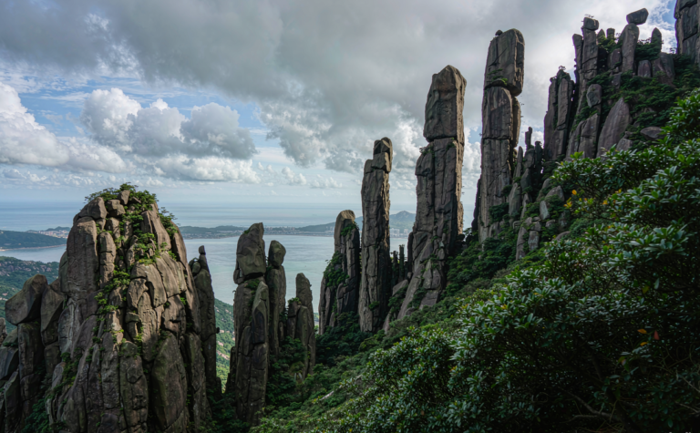 Taimu Mountain Guide: Fujian’s Granite Peak Maze by the Sea