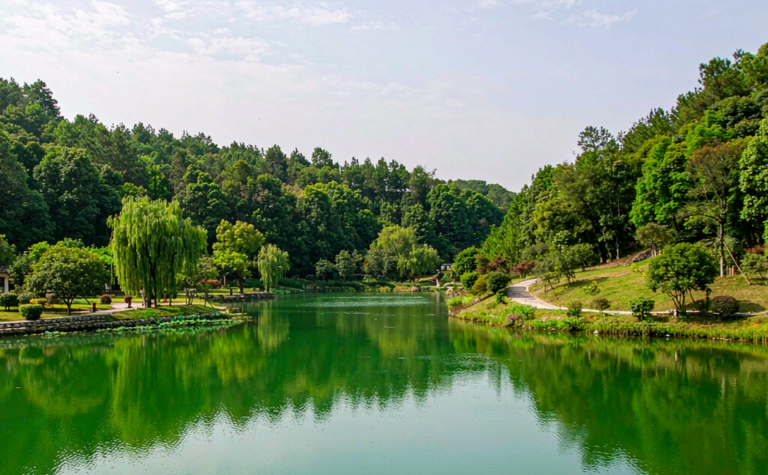 Taiping Lake: Anhui’s Emerald Reservoir Near Huangshan
