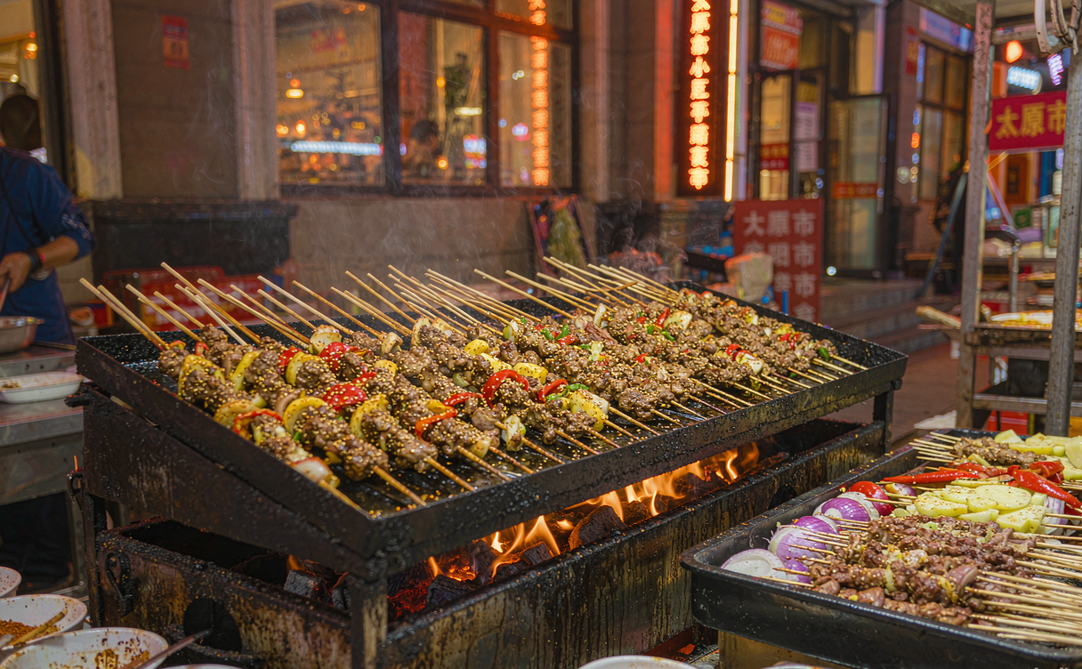 Night market stalls on Taiyuan Food Street