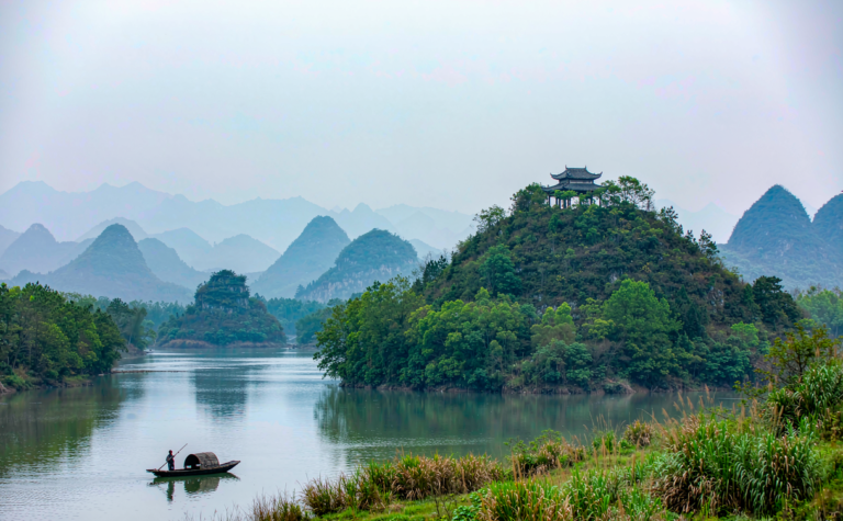 Tonglu Travel Guide: Zhejiang’s Fuchun River Landscape Retreat