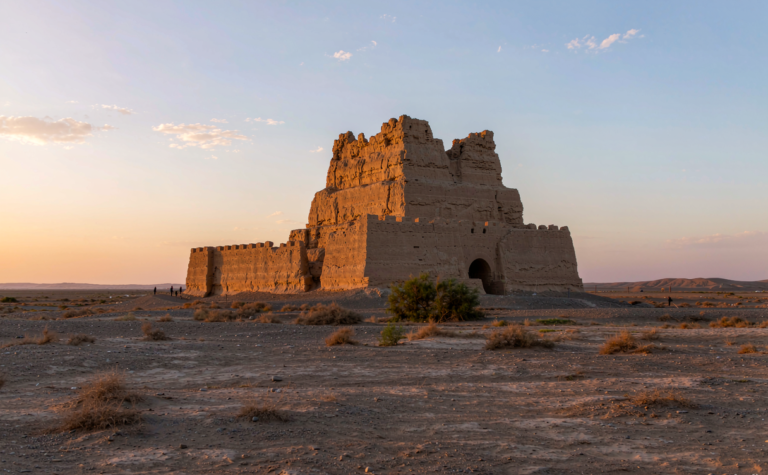 Yumen Pass Guide: Dunhuang’s Wind-Carved Gate of the Silk Road