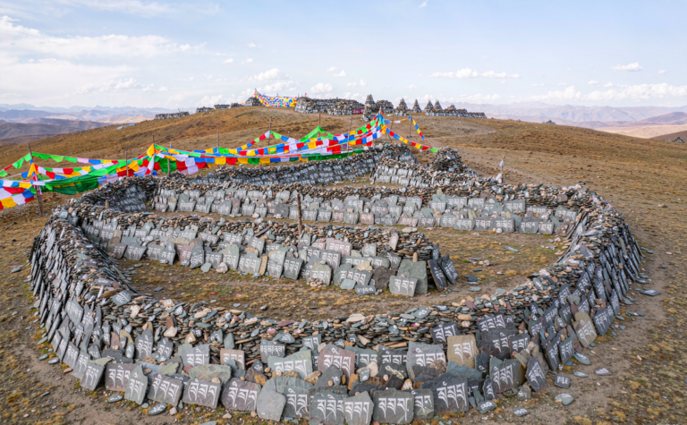 Yushu Travel Guide: Source of Three Rivers and Mani Stone Mounds