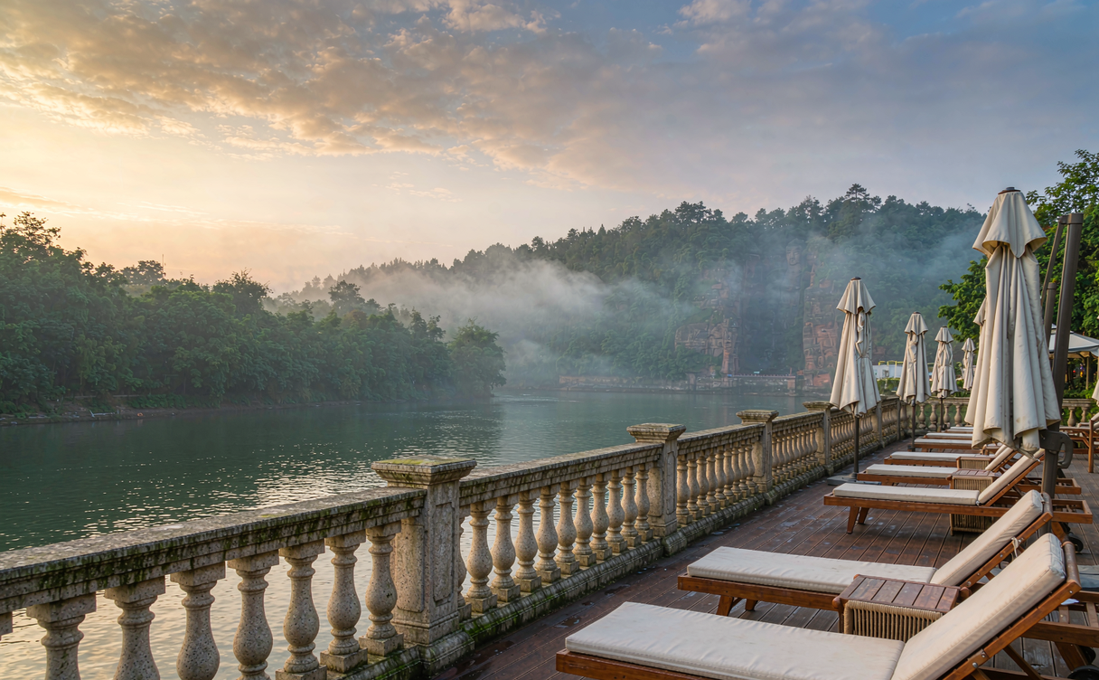 Leshan Giant Buddha river view sunset accommodation base