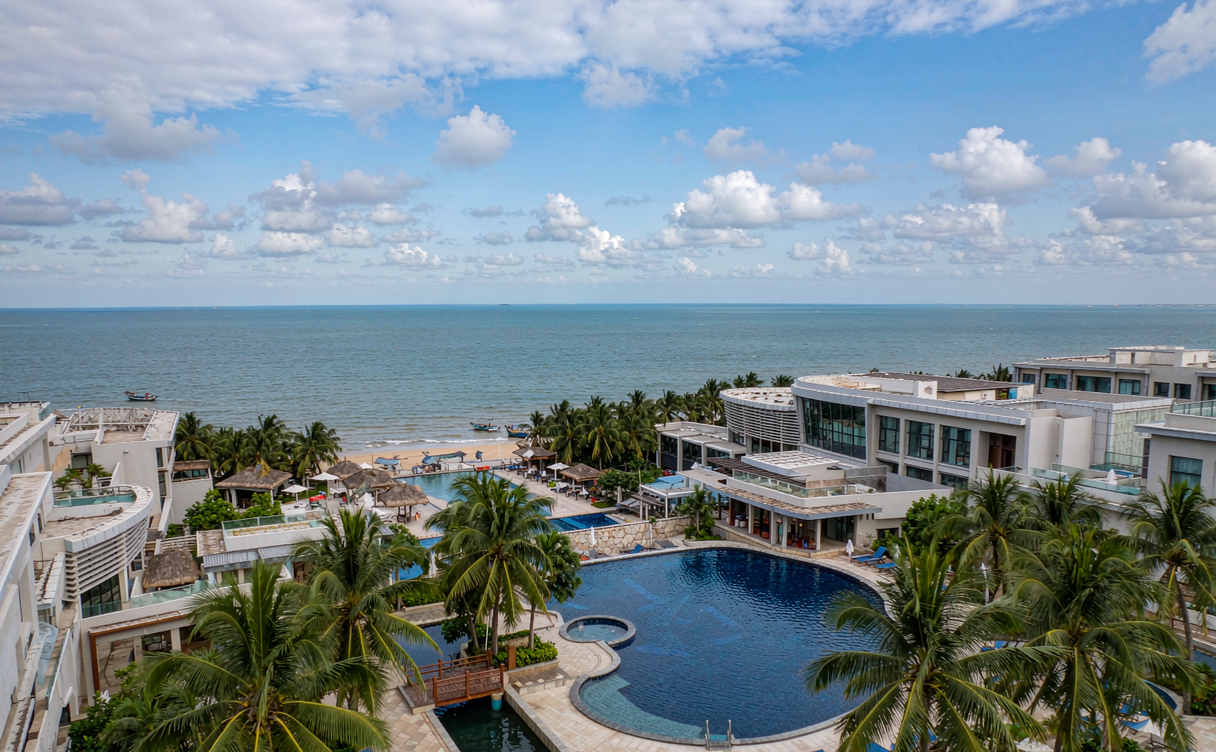 Beachfront infinity pool at a Sanya resort in Hainan, China