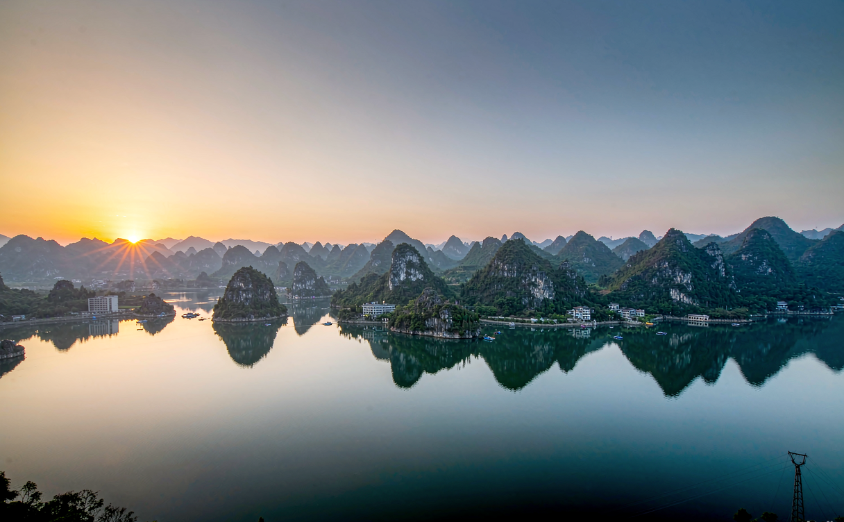 Morning mist over Dongjiang Lake