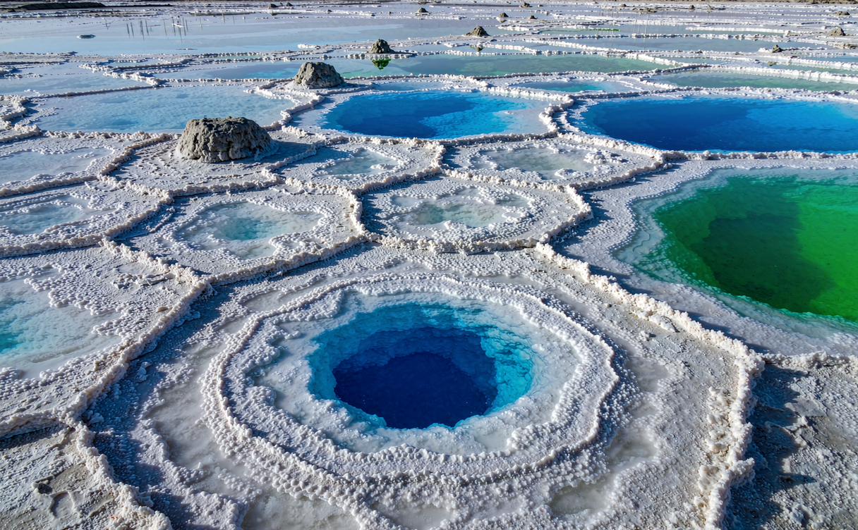 turquoise salt lake shoreline