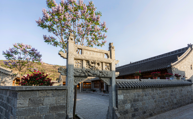 Gongyi Travel Guide: Kang Family Mansions, Song Tombs and the Yellow River