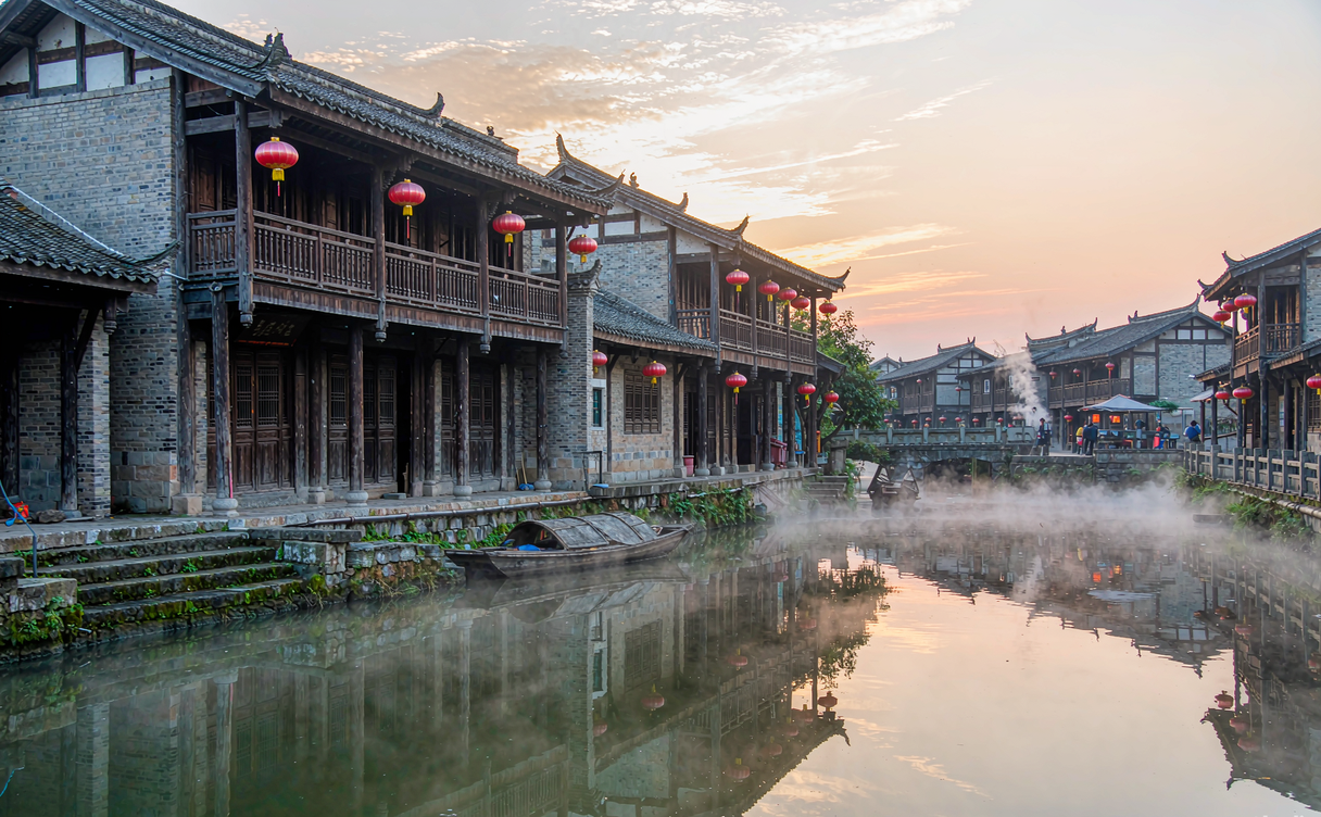 Huanglongxi old stone street and covered bridge