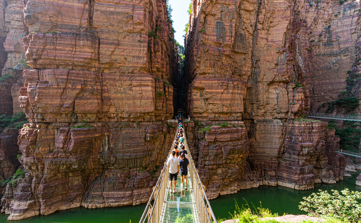 Baquan Gorge glass elevator Huguan Taihang Grand Canyon