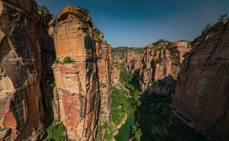 Huguan Travel Guide: Shanxi’s Taihang Grand Canyon