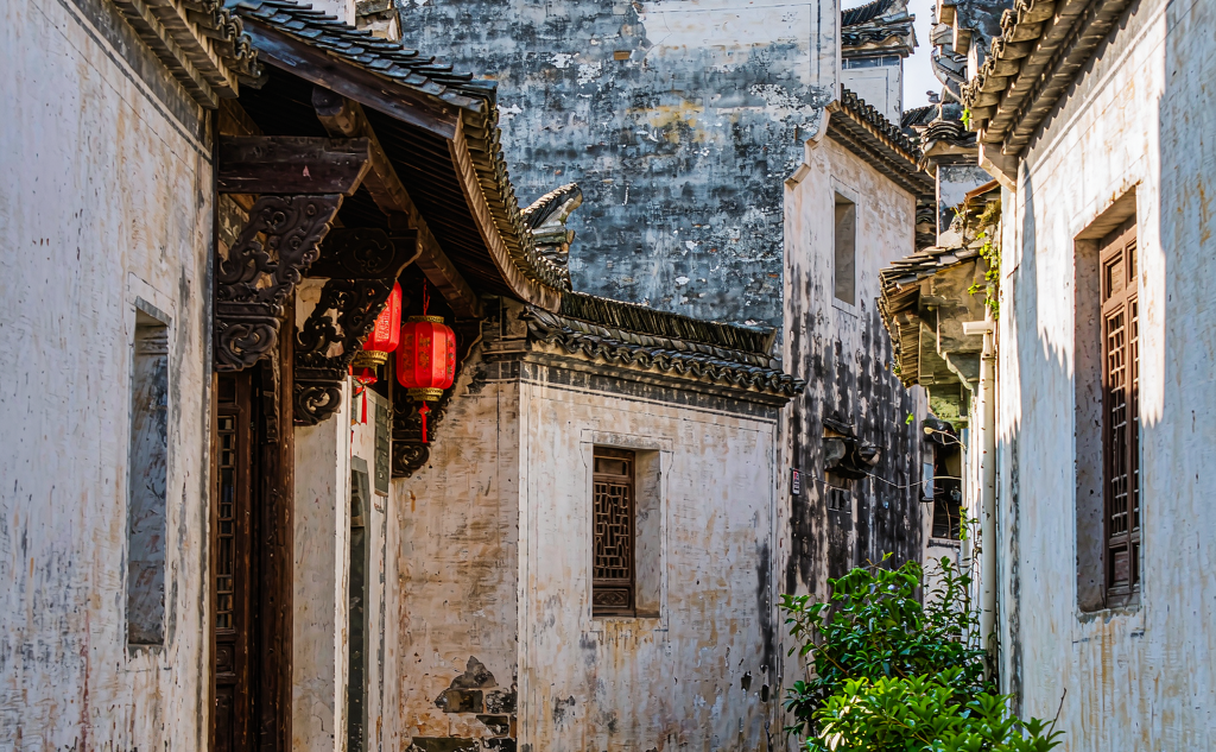 Carved wooden beams inside a Jixi Huizhou ancestral hall, Anhui