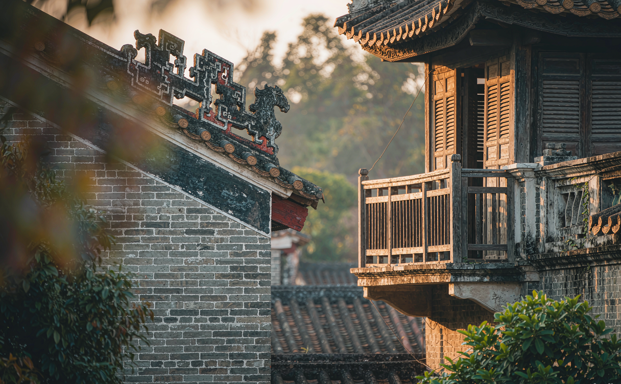 Chikan arcade street and clan library in Kaiping