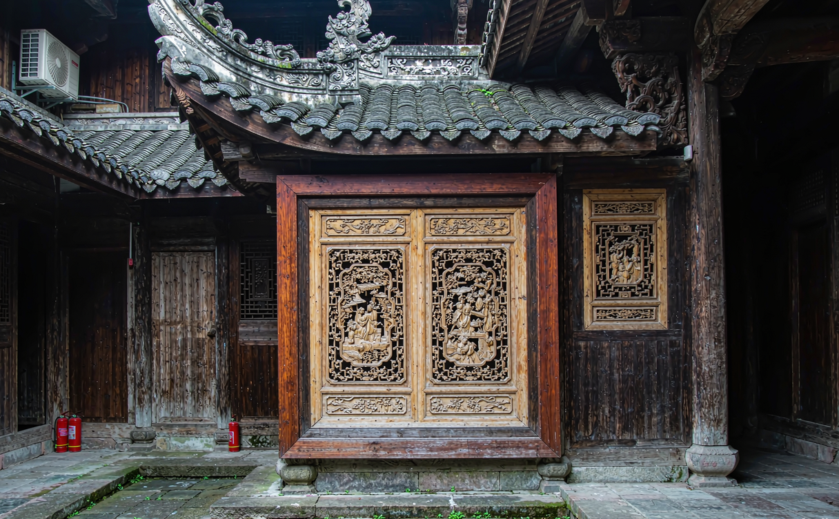 Round tulou in Yongding at dusk
