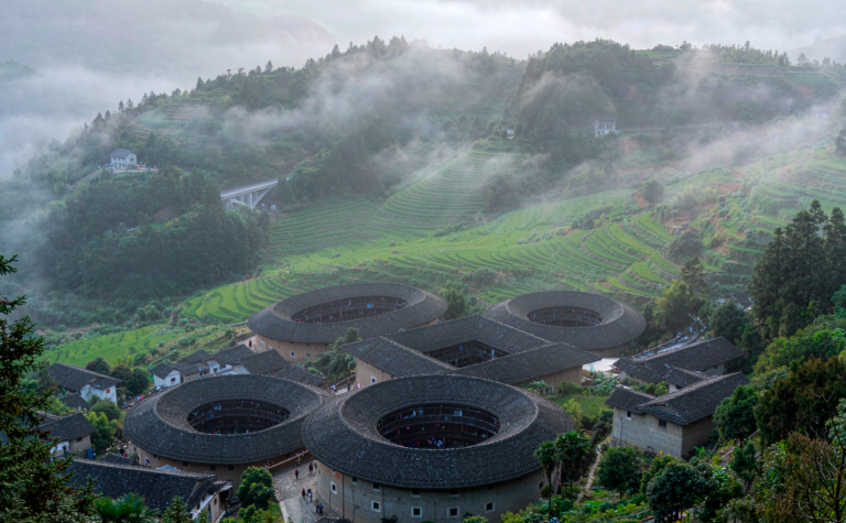 Longyan Travel Guide: Hakka Halls and Earth Buildings of western Fujian