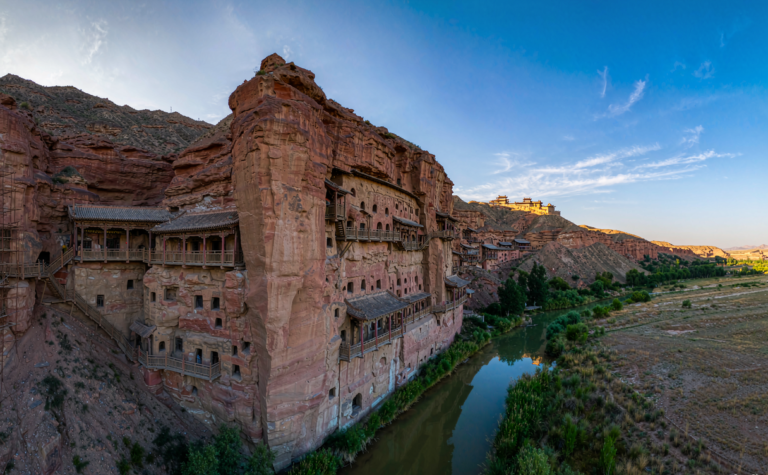 Mati Temple Guide: Gansu’s Cliff Grotto Monastery