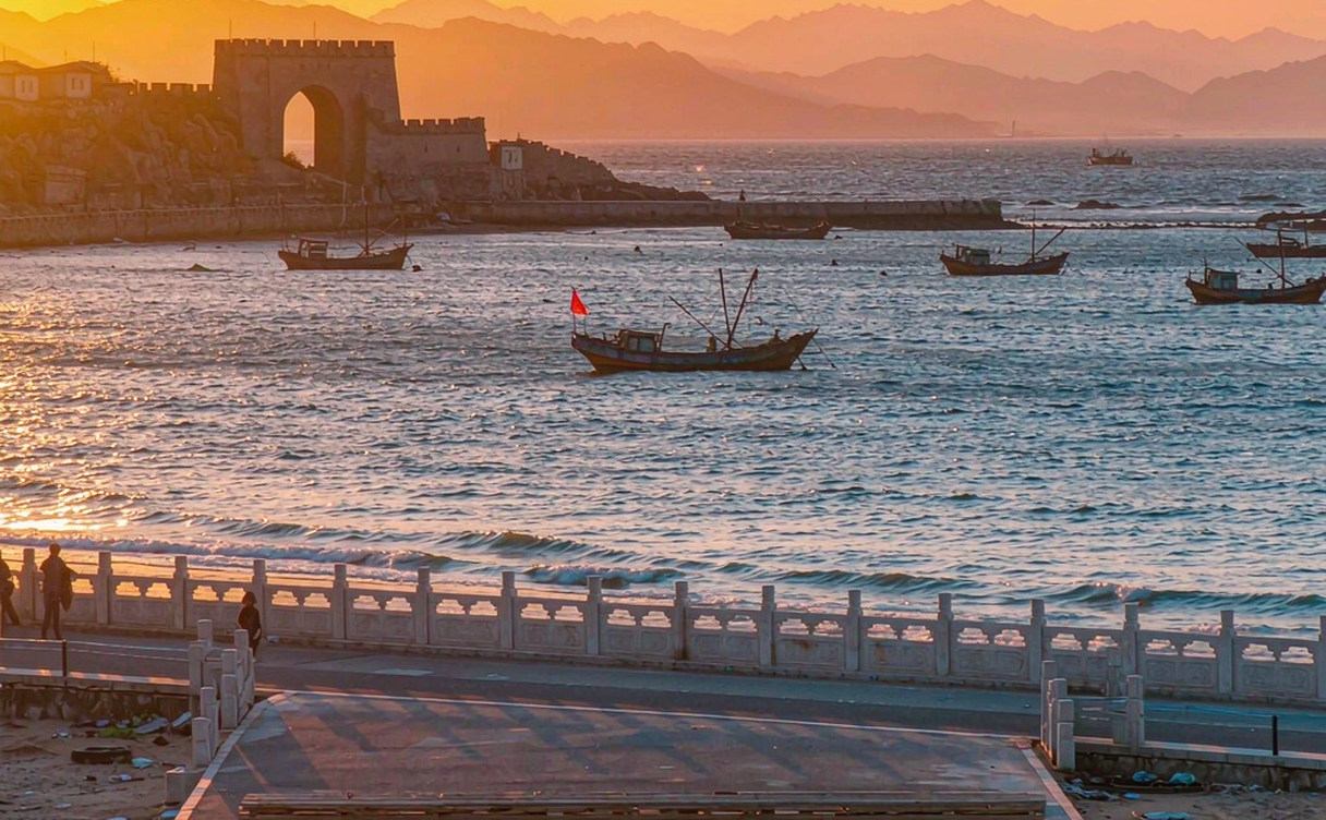 Old Dragon's Head Great Wall reaching into the sea