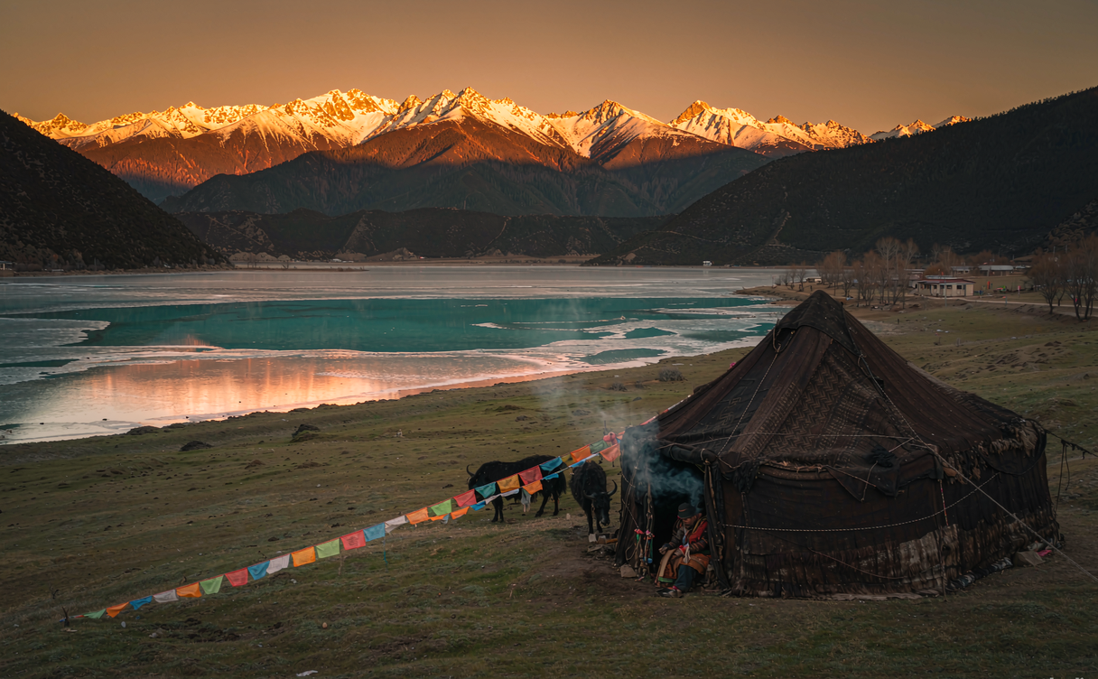 Ranwu lake pasture with herders