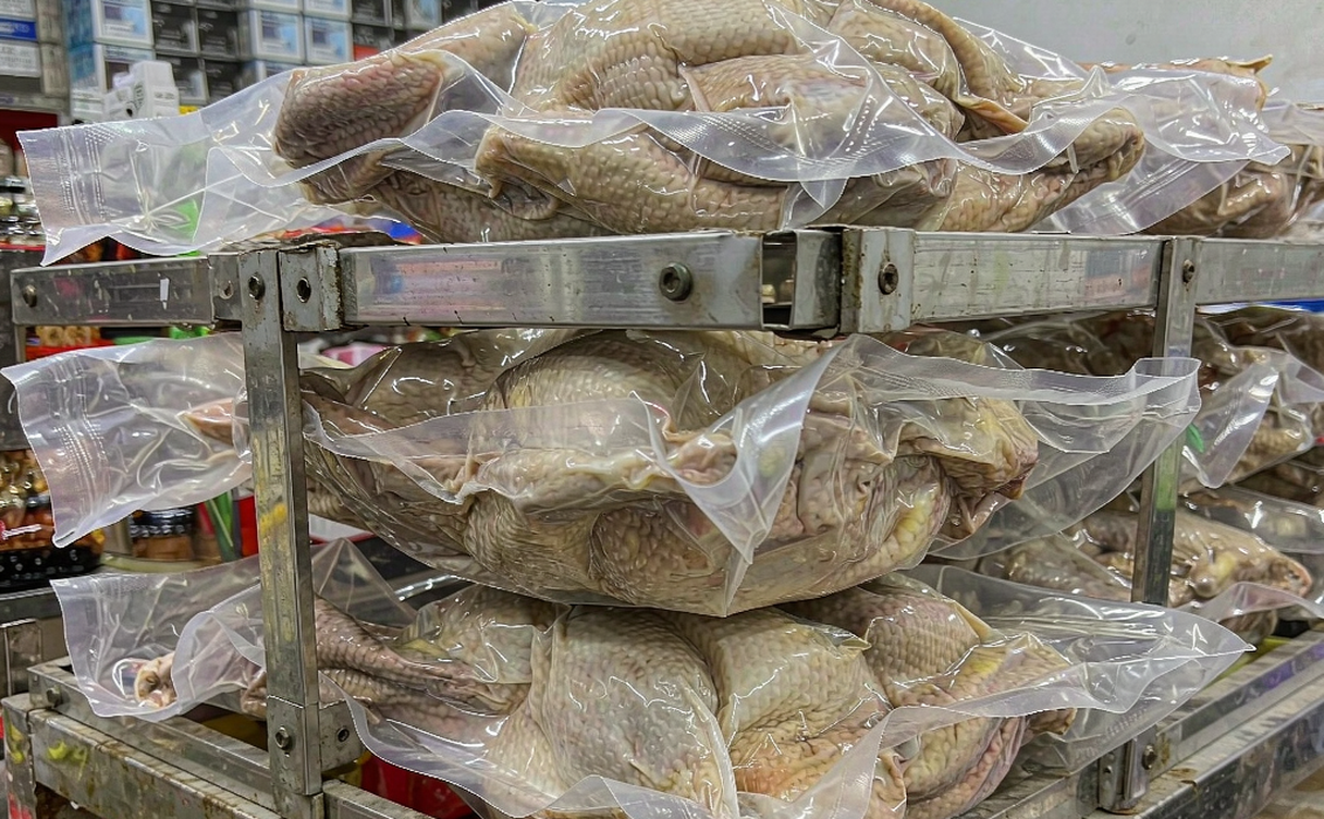 Whole Nanjing salted duck in a shop display