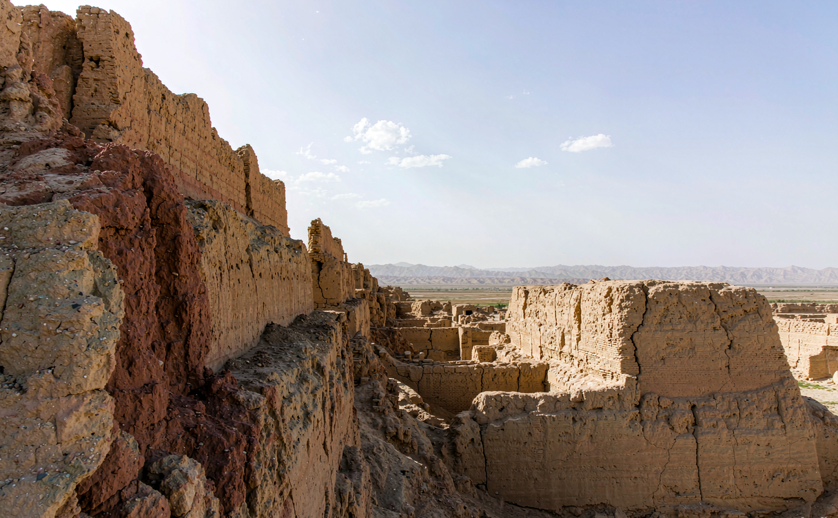 Suoyang ancient city walls Gansu desert fortress Beacon Tower