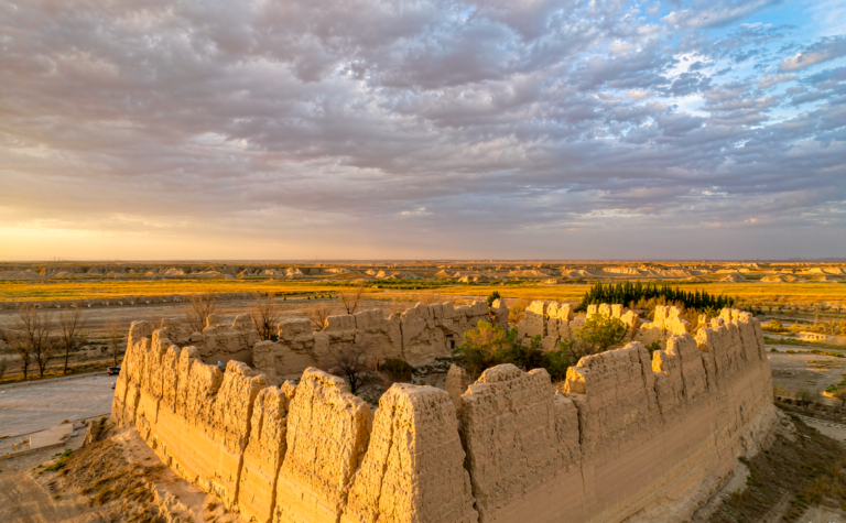 Suoyang Ruins Guide: Gansu’s Desert Fortress