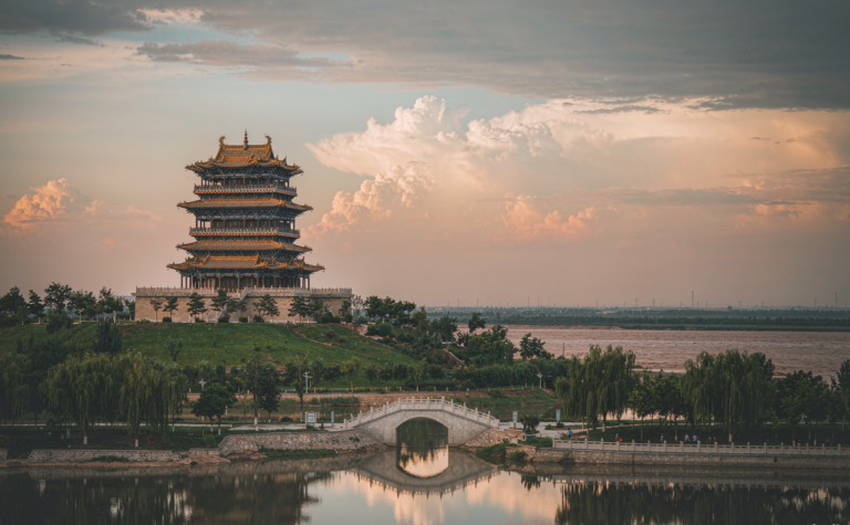Yongji Travel Guide: Shanxi’s Stork Tower on the Yellow River